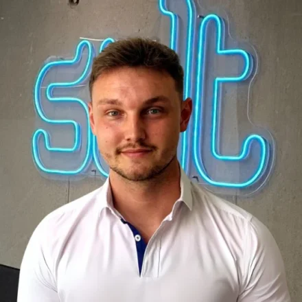 Headshot Simon Boland